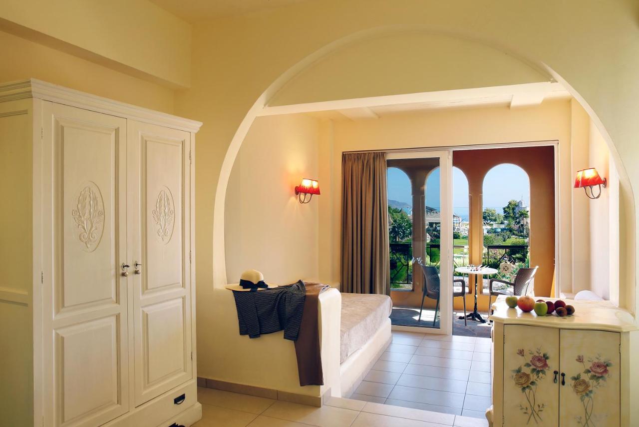 Orpheas Resort Hotel (Adults Only) Paralia Kourna Dış mekan fotoğraf